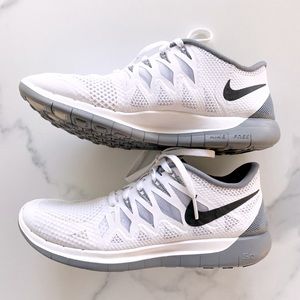 NIKE Free 5.0 Sneakers (Size 8.5)